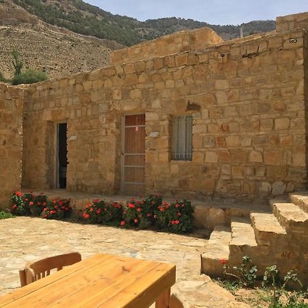 Wadi Dana Lodge - نزل وادي ضانا Esterno foto