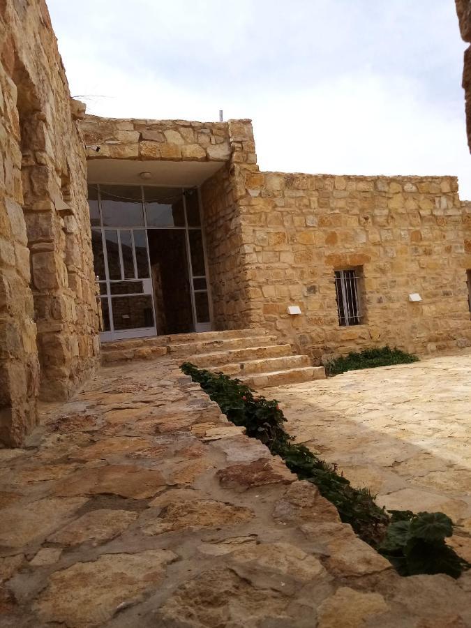 Wadi Dana Lodge - نزل وادي ضانا Esterno foto