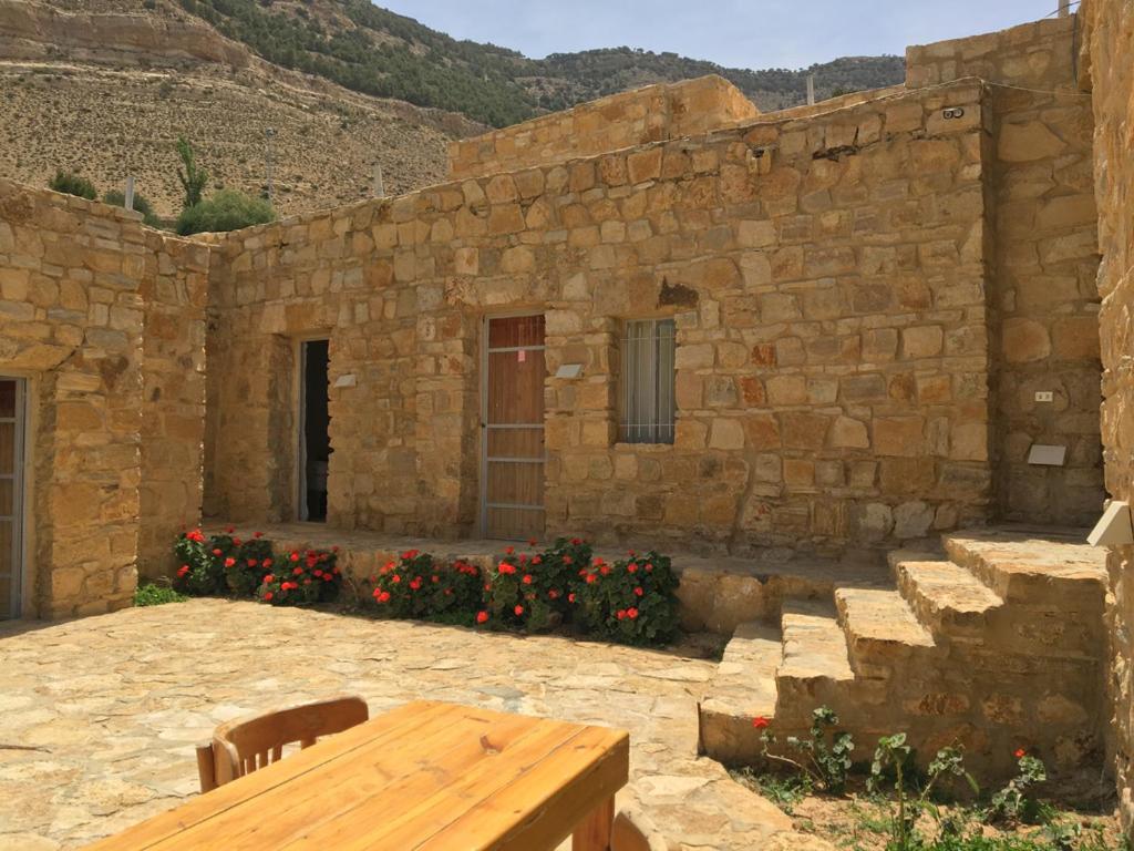 Wadi Dana Lodge - نزل وادي ضانا Esterno foto