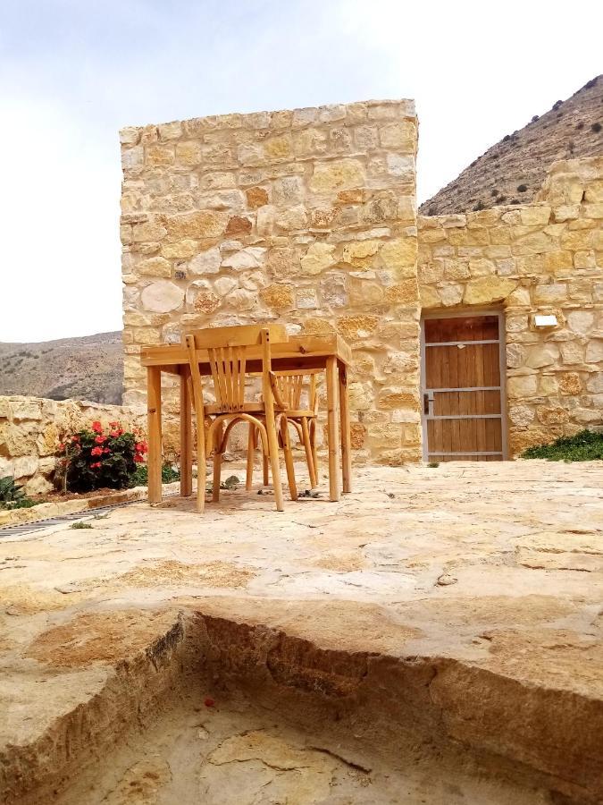 Wadi Dana Lodge - نزل وادي ضانا Esterno foto