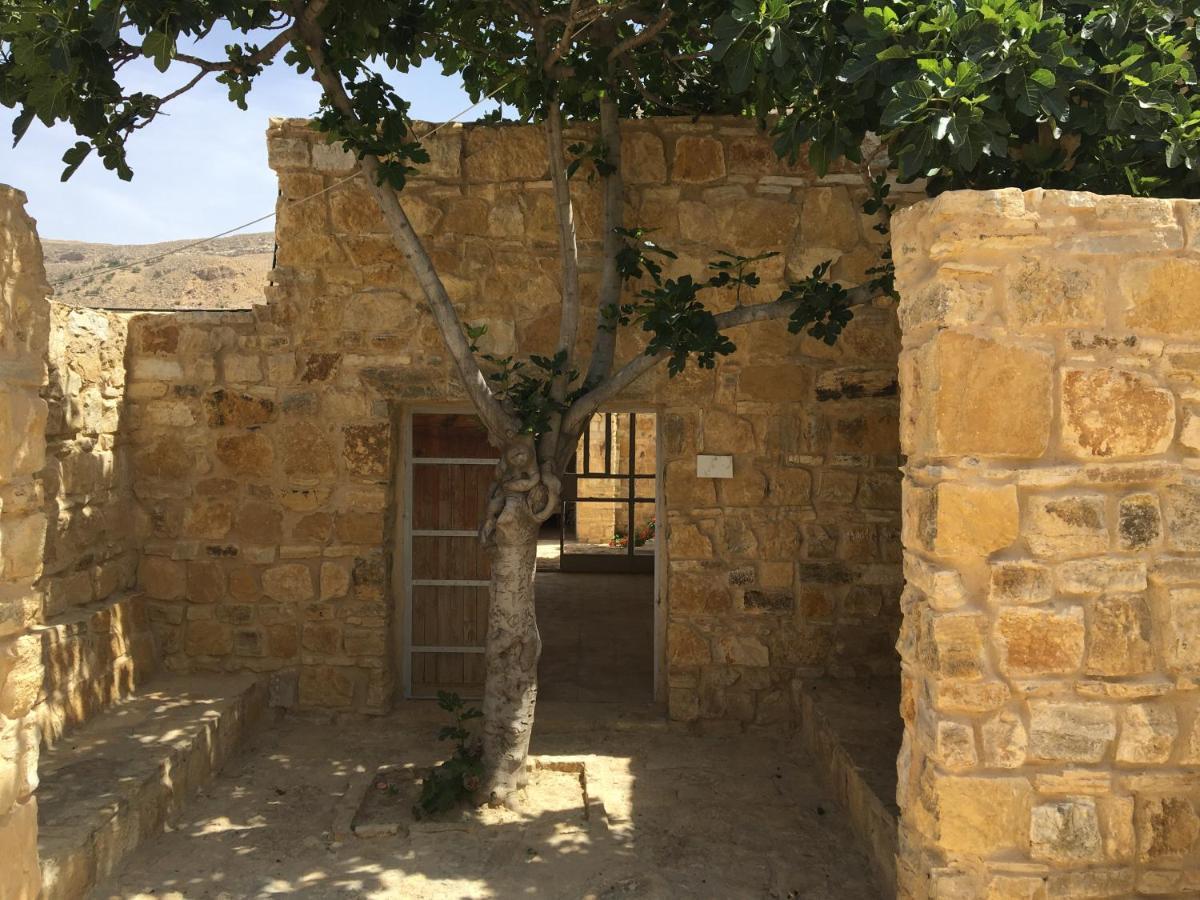 Wadi Dana Lodge - نزل وادي ضانا Esterno foto