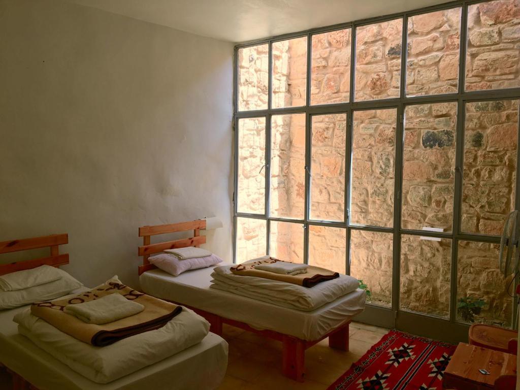 Wadi Dana Lodge - نزل وادي ضانا Esterno foto